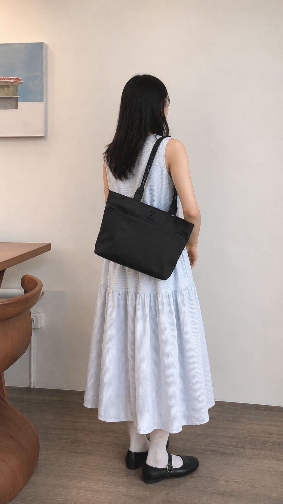 Carbon black 12-inch water-resistant iPad tote bag product detail