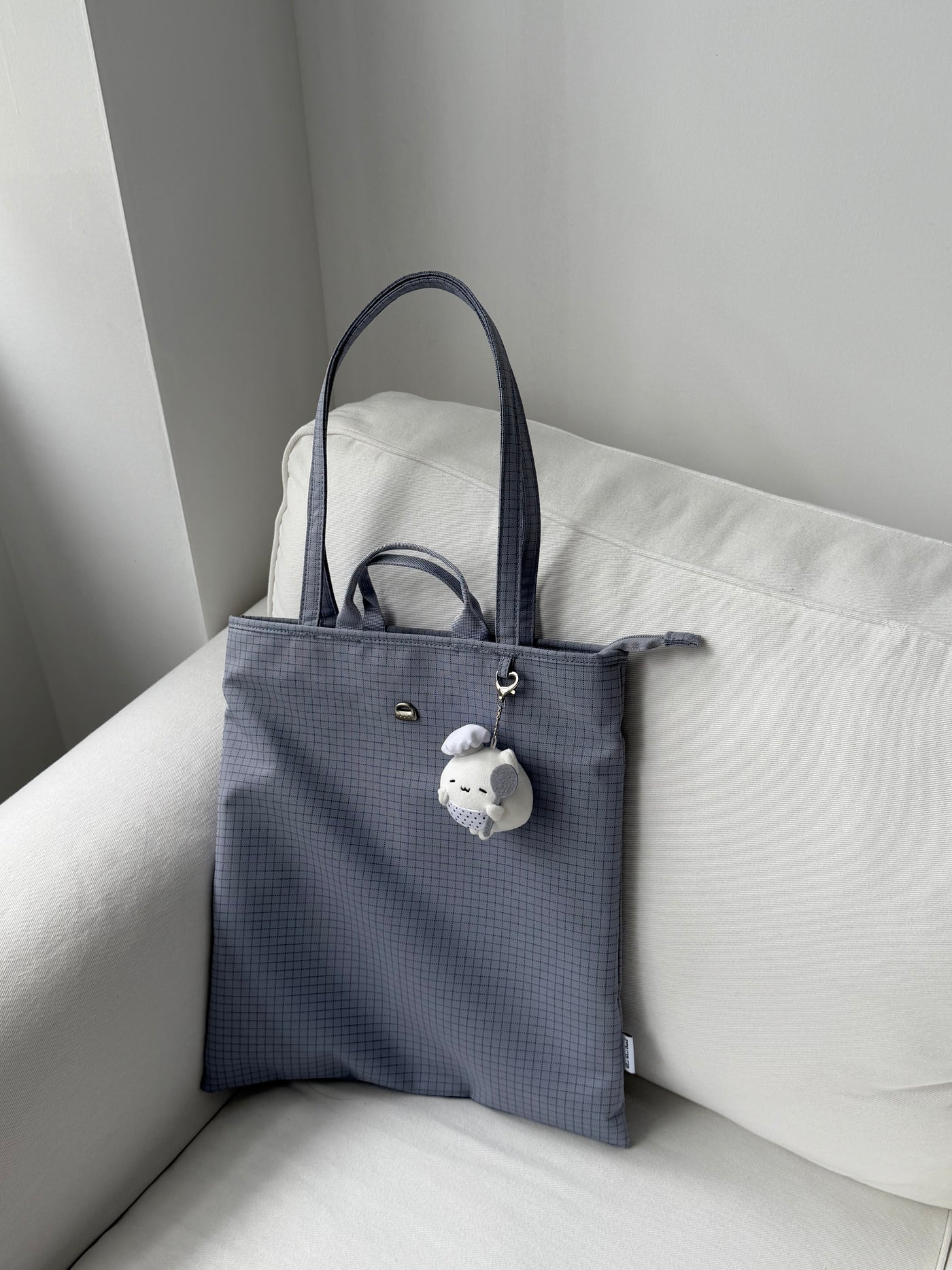 Vertical Tote